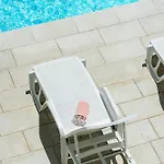 Daire Mediterranea - Seaview, Pool & Garden *