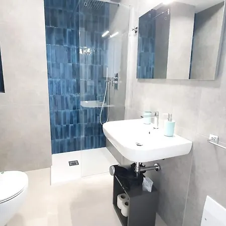 Mediterranea - Seaview, Pool & Garden Apartment *