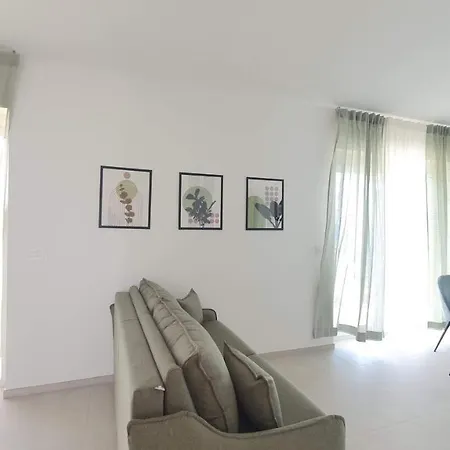 Apartment Mediterranea - Seaview, Pool & Garden Bari