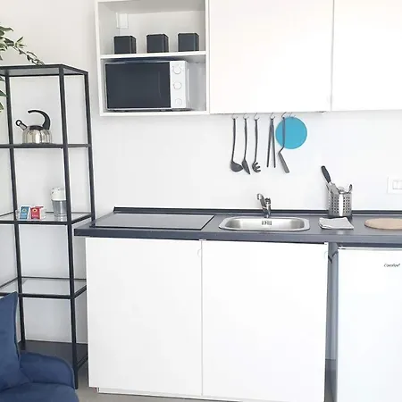 Mediterranea - Seaview, Pool & Garden Apartment *