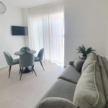Apartment Mediterranea - Seaview, Pool & Garden *