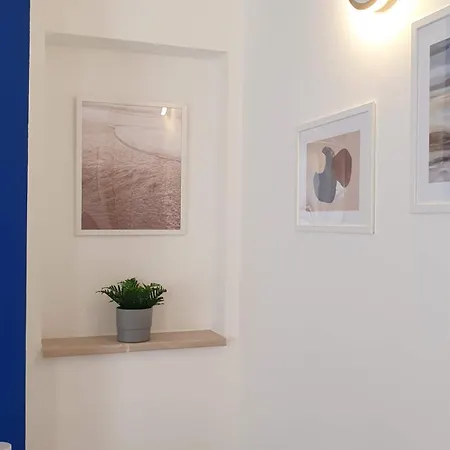 Mediterranea - Seaview, Pool & Garden Apartment Bari