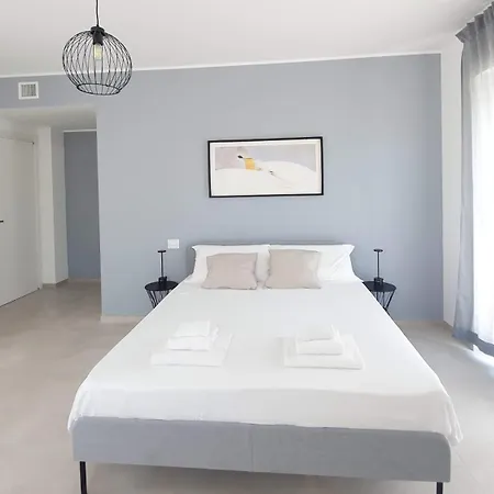 Apartment Mediterranea - Seaview, Pool & Garden Bari