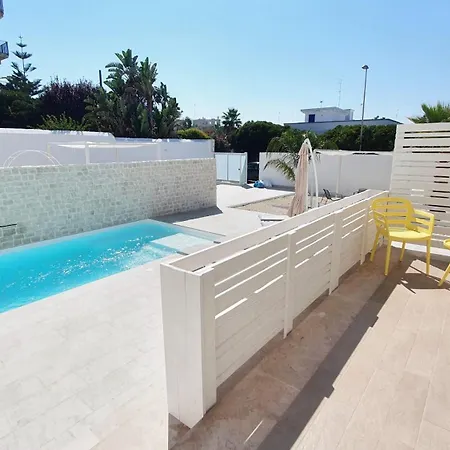 Mediterranea - Seaview, Pool & Garden Apartment Bari