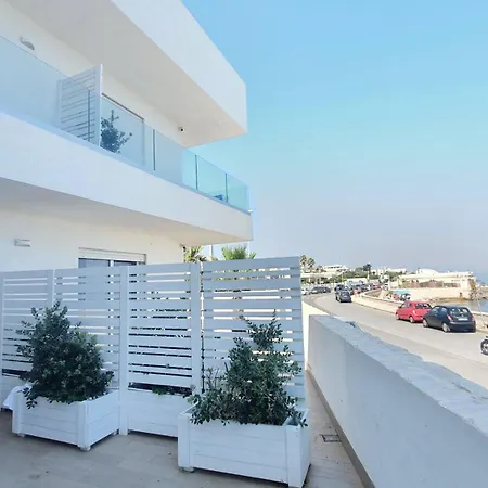 Mediterranea - Seaview, Pool & Garden Apartment *