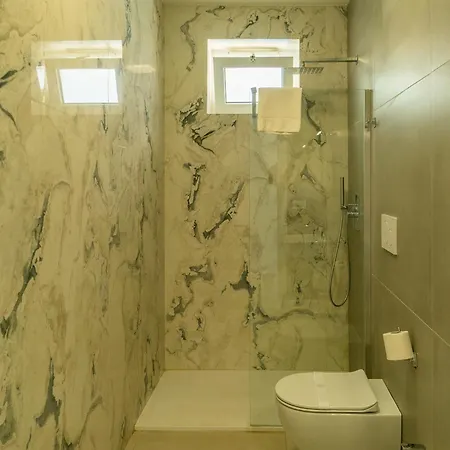 Apartamento Mediterranea - Seaview, Pool & Garden Bari