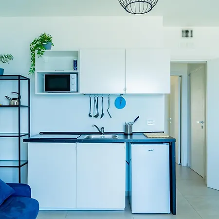 아파트 Mediterranea - Seaview, Pool & Garden