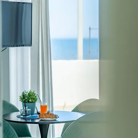 Mediterranea - Seaview, Pool & Garden Apartamento
