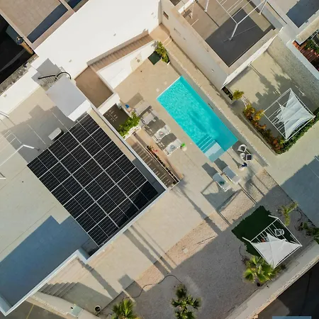Apartamento Mediterranea - Seaview, Pool & Garden