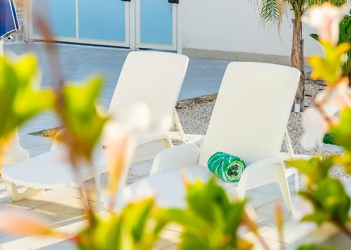 Mediterranea - Seaview, Pool & Garden Appartamento Bari