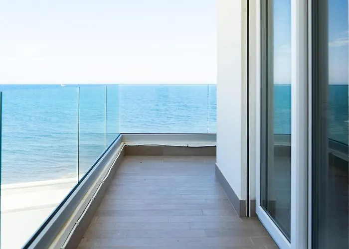 Appartamento Mediterranea - Seaview, Pool & Garden Bari