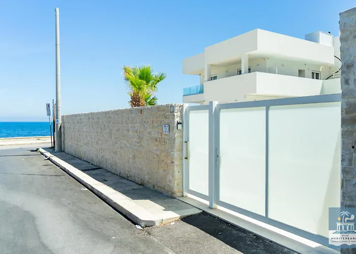 Mediterranea - Seaview, Pool & Garden Appartamento Bari